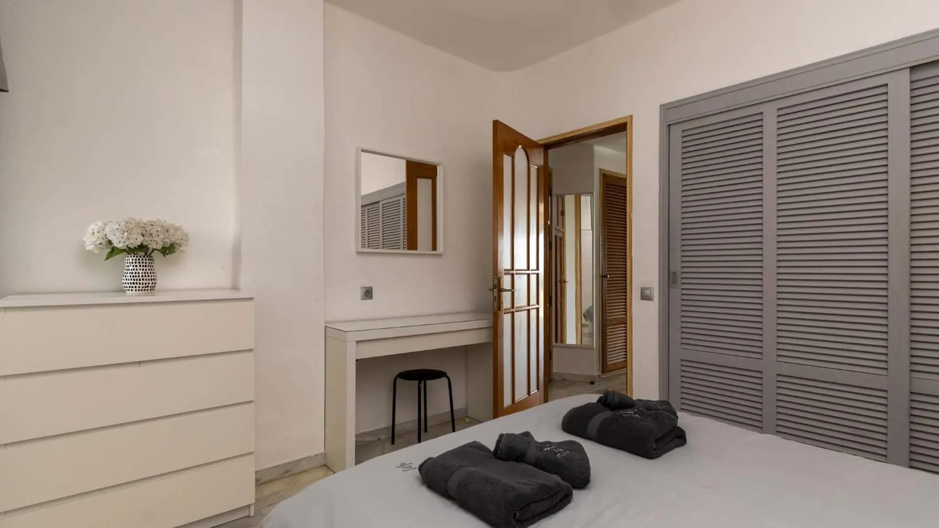 Апартаменты Altamira 1 - One Bed Адехе