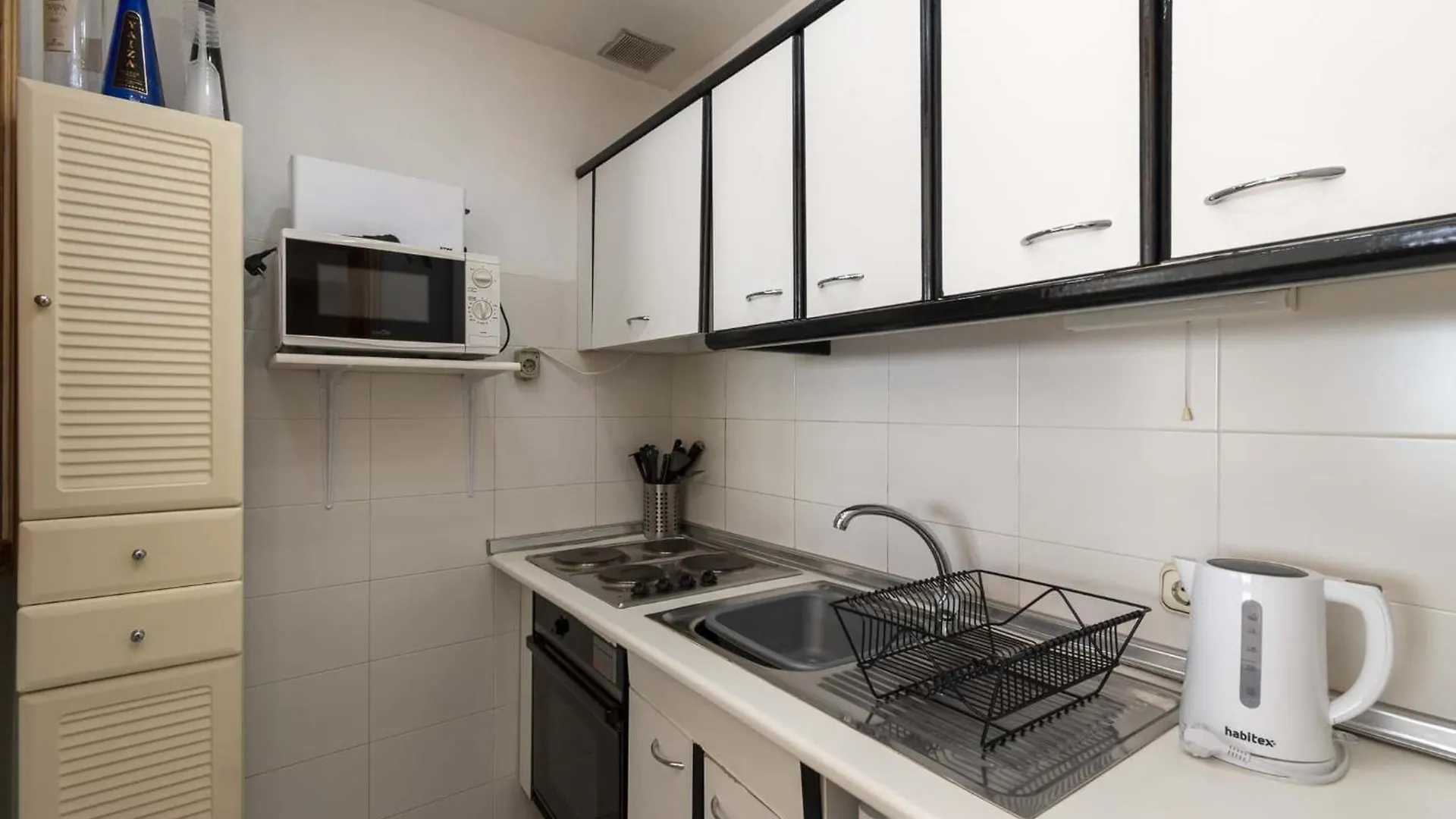 Апартаменты Altamira 1 - One Bed Адехе 0*,